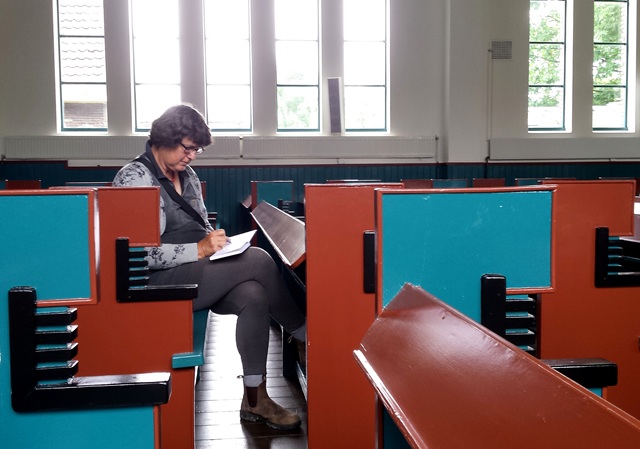 schetsen in Amsterdamse School-kerk, Westeremden (2018)